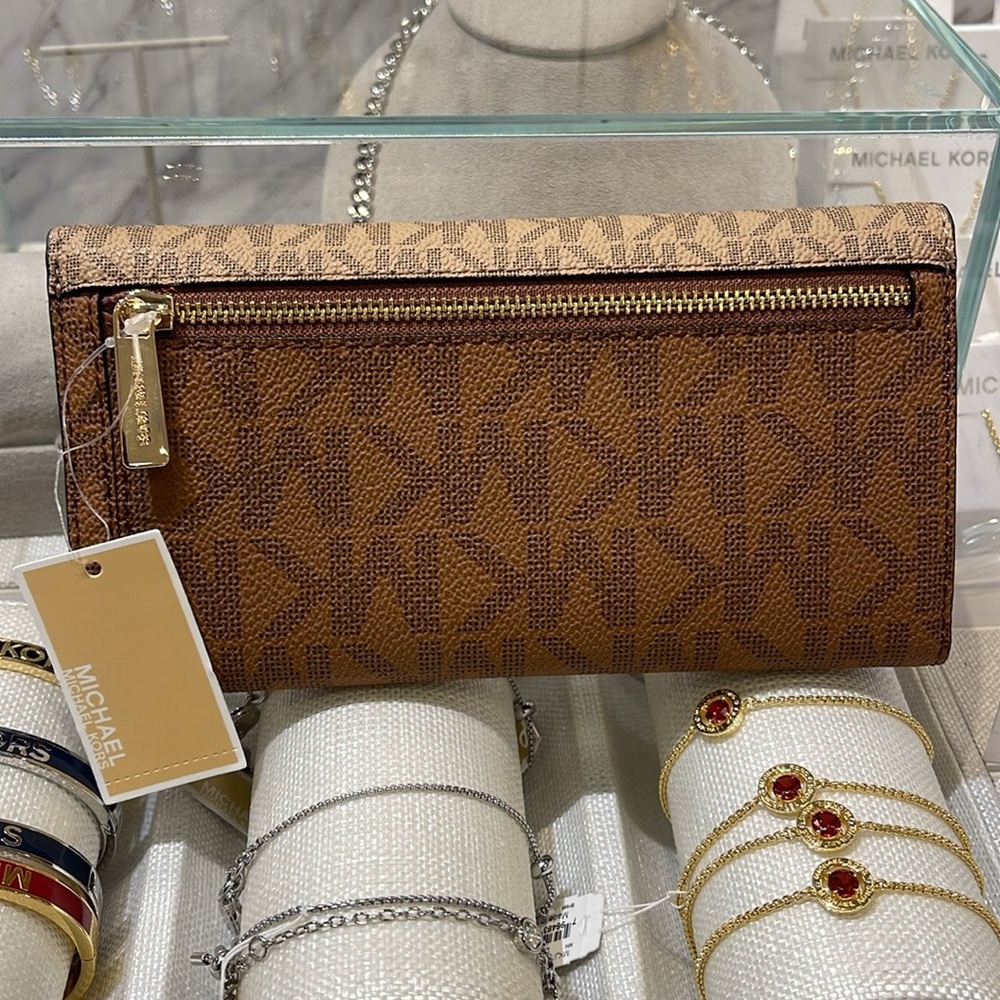 Michael Kors Jet Set Large Signature Logo Tri-Fold Wallet
Camel Multi 
NWT - Picture 9 of 16